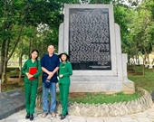 Dòng lưu bút xúc động của du khách Mỹ đến thăm Ngã ba Đồng Lộc