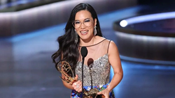 Nữ diễn viên gốc Việt thắng lớn tại Emmy 2023