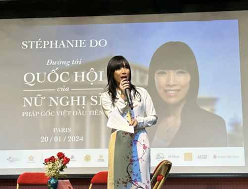 Một chính khách gốc Việt chia sẻ thành công với giới trẻ Việt Nam tại Pháp