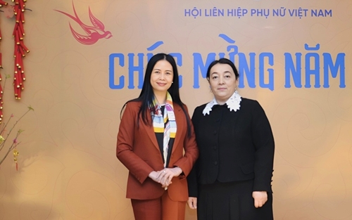 Tăng cường sự phát triển của phụ nữ Việt Nam - Uzbekistan trong lĩnh vực tơ, lụa
