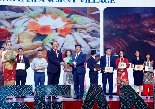 Ẩm thực Đường Lâm được vinh danh Sản phẩm Du lịch bền vững ASEAN 2024
