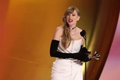 Taylor Swift, Miley Cyrus thắng lớn giải Grammy lần thứ 66