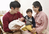 Chênh lệch thời gian nghỉ chăm con giữa người mẹ và cha tại Nhật Bản