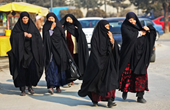 Phụ nữ Afghanistan được phép làm việc trong các cơ sở y tế công