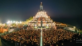 Trăm ngàn du khách đến dự lễ dâng đăng lớn nhất trên đỉnh Bà Đen