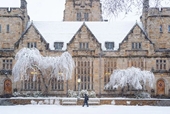 Yale yêu cầu SAT hoặc ACT và thêm hai bài thi chuẩn hóa mới để tuyển sinh