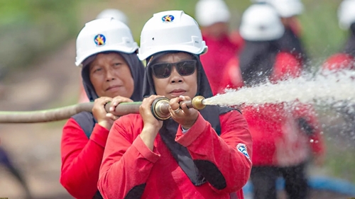 Đội nữ lính cứu hỏa ở Indonesia Từ bị chế nhạo đến anh hùng địa phương