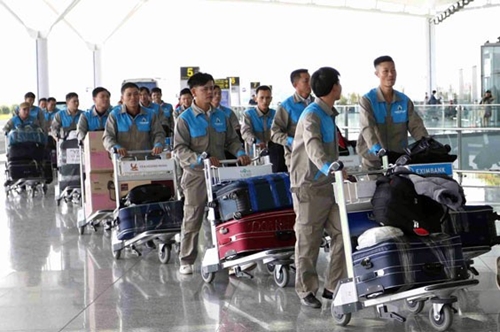 Hơn 10 000 lao động Việt Nam đi làm việc ở nước ngoài trong tháng 2 năm 2024