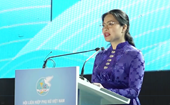 Chủ tịch Hội LHPN Việt Nam Hà Thị Nga phát biểu khai mạc chương trình Thắm mãi tình quân dân