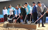 Hội LHPN Việt Nam trao quà và khởi công xây dựng Mái ấm tình thương tại xã Pa Thơm, Điện Biên