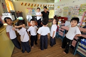 Malaysia muốn phổ cập giáo dục sớm cho trẻ em