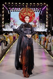 Hoa hậu Tiểu Vy Nỗ lực mang áo dài và hình ảnh phụ nữ Việt ra thế giới