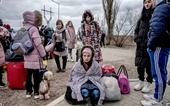 Sau 2 năm chiến tranh ở Ukraine Quyền của phụ nữ phải là trung tâm của hoạt động ứng phó nhân đạo