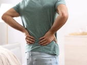 Dấu hiệu đau lưng có thể là ung thư tuyến tiền liệt