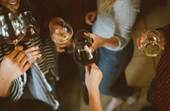 Rất ít phụ nữ biết rượu có liên quan đến ung thư vú