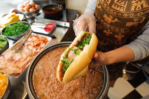 Bánh mì Việt Nam vượt vô vàn đối thủ, xếp hạng ngon số 1 thế giới