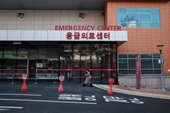 Hàn Quốc lần đầu đình chỉ giấy phép bác sĩ đình công