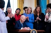 Tổng thống Mỹ ký sắc lệnh tăng cường nghiên cứu sức khỏe của phụ nữ