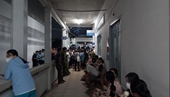 Hàng trăm người dân Phú Quốc trắng đêm mong được hiến máu cứu sản phụ băng huyết