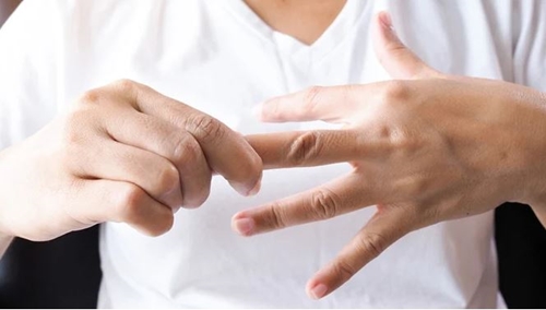 4 bài tập đơn giản chữa đau ngón tay hiệu quả