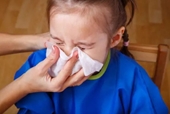 Dấu hiệu trẻ mắc viêm đường hô hấp cần nhập viện