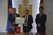 Người Việt tại Mông Cổ quyên góp ủng hộ người dân Mông Cổ khắc phục hậu quả thiên tai