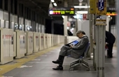 Người Nhật khủng hoảng thiếu ngủ trầm trọng