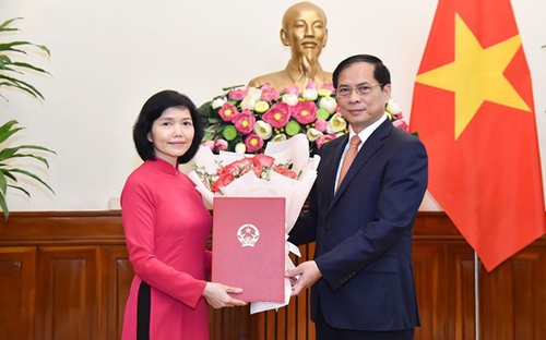 Bổ nhiệm bà Nguyễn Mai Hường giữ chức Tổng Lãnh sự Việt Nam tại Ekaterinburg LB Nga