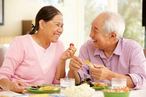 Người già nên ăn gì để khỏe mạnh