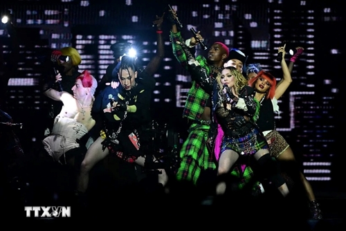 Nữ hoàng nhạc Pop Madonna gây sốt tại Rio De Janeiro
