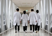 Hàn Quốc trao quyền quyết định chỉ tiêu tuyển sinh ngành y cho trường đại học