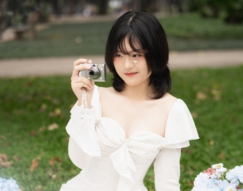 Nữ sinh Hà Nội xinh đẹp trúng tuyển đại học hàng đầu châu Á