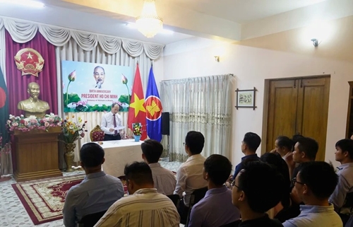 Cộng đồng người Việt tại Bangladesh đẩy mạnh học tập tư tưởng Hồ Chí Minh