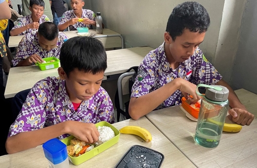 Indonesia Hiệu quả từ chương trình bữa trưa miễn phí