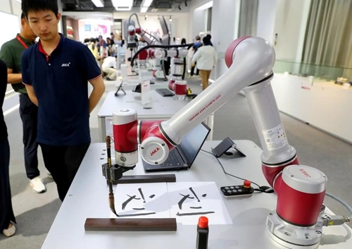 Robot đang làm thay đổi các nhà máy truyền thống của Trung Quốc