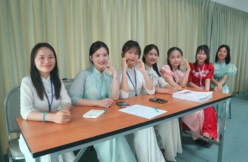 Khóa học tiếng Việt đầu tiên ở Trung tâm Việt Nam học tại Thái Lan