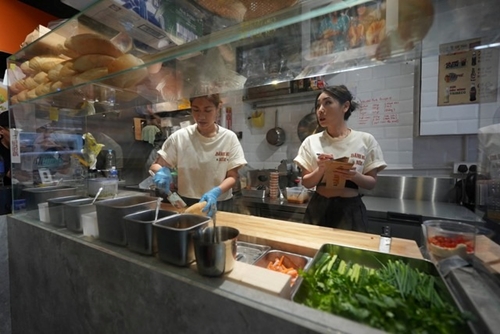 Bí mật trong ổ bánh mì Việt Nam có hương vị đích thực nhất Hồng Kông