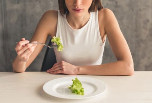 7 hậu quả nghiêm trọng về sức khỏe khi nhịn ăn để giảm cân