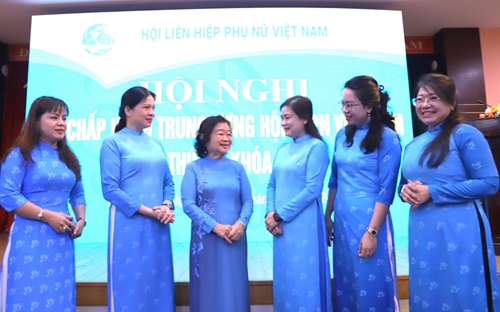 Khai mạc Hội nghị lần thứ 10 Ban Chấp hành Trung ương Hội LHPN Việt Nam khóa XIII