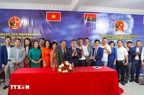 Ban Chấp hành Hội Doanh nhân Việt Nam tại Angola chính thức ra mắt