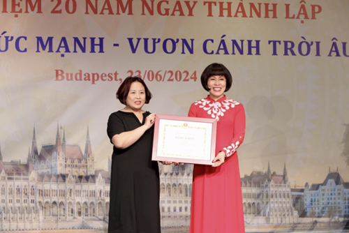 Phụ nữ Việt Nam tại Hungary-“Kết nối sức mạnh, vươn cánh trời Âu”