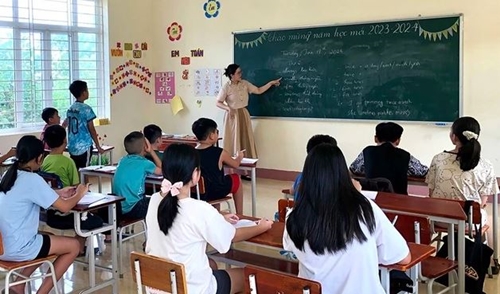 Cô giáo trẻ mở 4 lớp học tiếng Anh miễn phí ngày hè