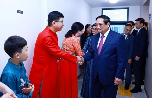 Thủ tướng và phu nhân thăm gia đình đa văn hóa Hàn - Việt