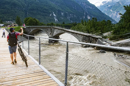 Lũ lụt và lở đất hoành hành ở nhiều nước châu Âu