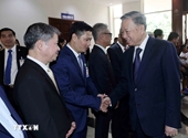 Chủ tịch nước thăm Đại sứ quán và gặp gỡ cộng đồng người Việt Nam tại Lào