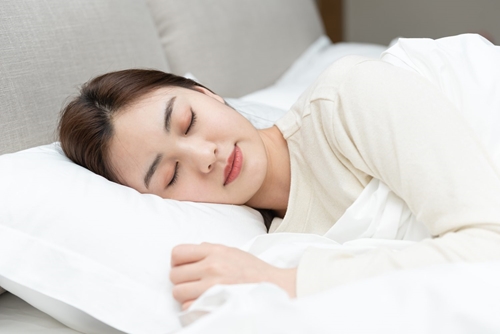 Sự thật về việc ngủ nghiêng bên trái có hại cho tim Đâu mới là tư thế ngủ tốt nhất