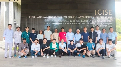 Kết nối sinh viên Việt Nam với các nhà khoa học hàng đầu về vật lý