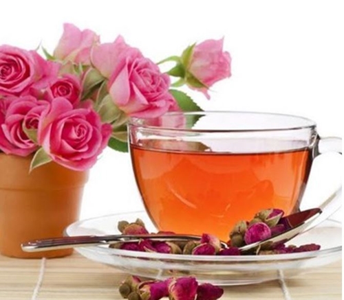 Cách dùng trà hoa hồng hỗ trợ giảm đau bụng kinh