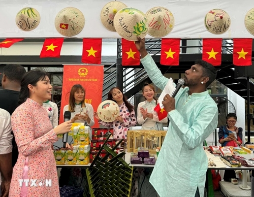 Việt Nam tích cực xây dựng cầu nối văn hóa giữa các cộng đồng tại Singapore