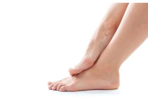 Vì sao người bệnh tiểu đường cần chăm sóc đôi chân nhiều hơn trong mùa mưa